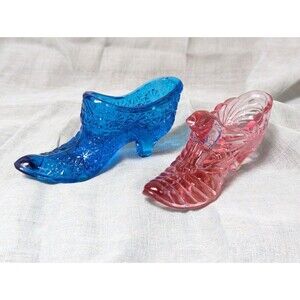 Set Of Fenton Pink & Blue Glass Pinwheel And Curtain Cat Head Shoe Slippers